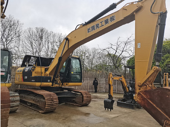 Excavadora de cadenas CATERPILLAR 323D: foto 3