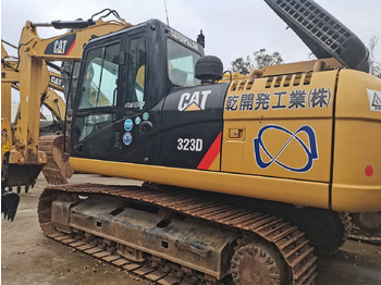 Excavadora de cadenas CATERPILLAR 323D: foto 2