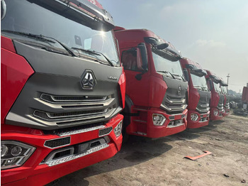 Cabeza tractora SINOTRUK HOHAN 4X2: foto 5 Cabeza tractora SINOTRUK HOHAN 4X2: foto 5