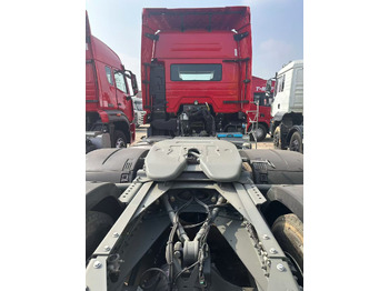 Cabeza tractora SINOTRUK HOHAN 4X2: foto 4 Cabeza tractora SINOTRUK HOHAN 4X2: foto 4