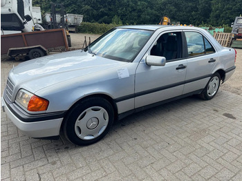 Sedan MERCEDES-BENZ