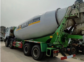 Camión hormigonera Sinotruk HOWO 8*4 Concrete mixer truck: foto 5