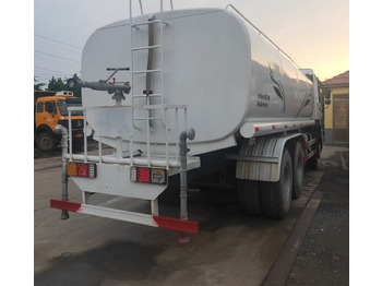 Vehículo municipal HOWO: foto 3 Vehículo municipal HOWO: foto 3