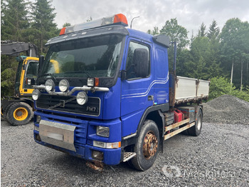 Camión caja abierta VOLVO FM7