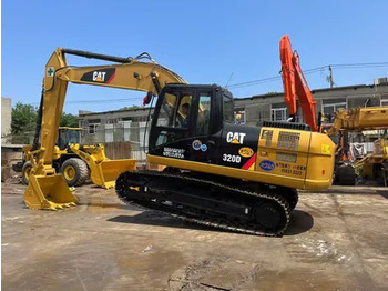 Excavadora de cadenas CATERPILLAR 320D2