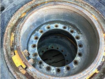 Neumáticos y llantas Liebherr Tires 23,5R25: foto 3 Neumáticos y llantas Liebherr Tires 23,5R25: foto 3