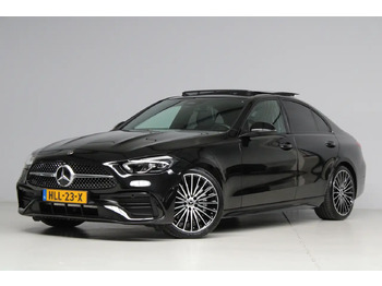Sedan MERCEDES-BENZ