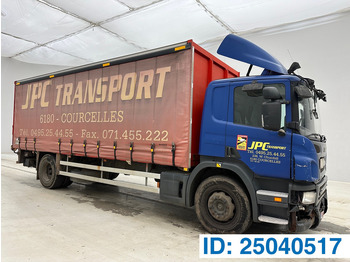 Camión lona SCANIA P 230
