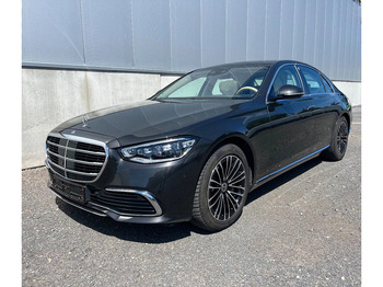 Sedan MERCEDES-BENZ