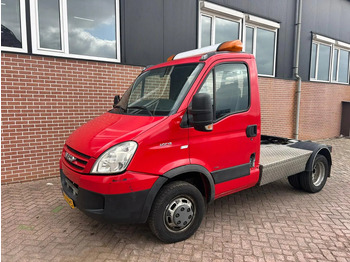 Cabeza tractora IVECO Daily