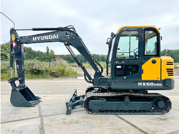 Miniexcavadora HYUNDAI