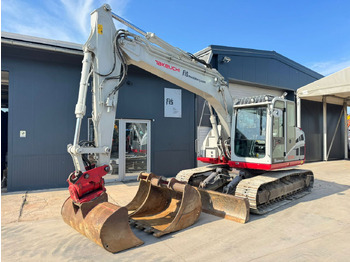 Excavadora de cadenas TAKEUCHI