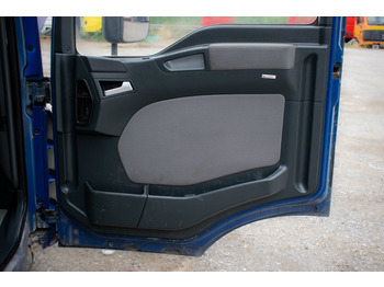 Puerta y piezas MAN TGL