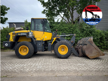 Cargadora de ruedas KOMATSU WA200PZ-6: foto 2 Cargadora de ruedas KOMATSU WA200PZ-6: foto 2