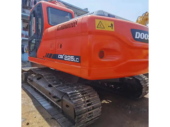 Excavadora de cadenas DOOSAN DX225