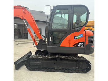 Excavadora de cadenas DOOSAN DX60