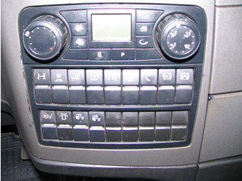 Cabeza tractora MAN TGX 18.480 / LOW DECK / ENGINE DAMAGE.: foto 5 Cabeza tractora MAN TGX 18.480 / LOW DECK / ENGINE DAMAGE.: foto 5