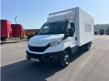 Camión caja cerrada IVECO Daily 35c16