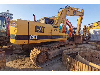 Excavadora de cadenas CATERPILLAR E200B