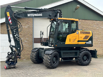 Excavadora de ruedas HYUNDAI