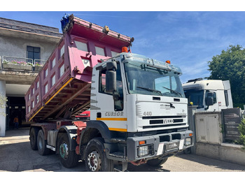 Camión volquete IVECO EuroTrakker