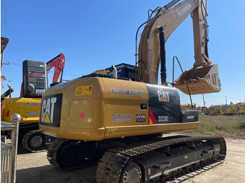 Excavadora de cadenas CATERPILLAR 323D