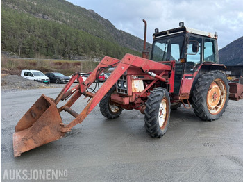 Tractor INTERNATIONAL