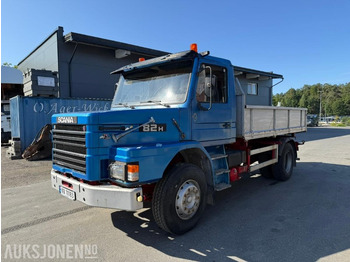 Camión volquete SCANIA T82