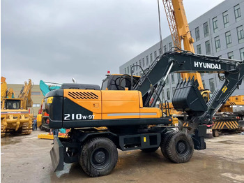 Excavadora de ruedas HYUNDAI