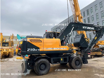 Excavadora de ruedas HYUNDAI