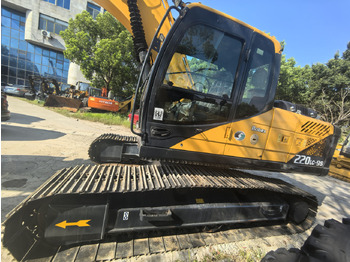 Excavadora de ruedas HYUNDAI