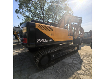 Excavadora de ruedas HYUNDAI