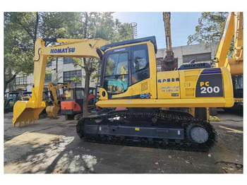 Excavadora de cadenas KOMATSU PC220-8