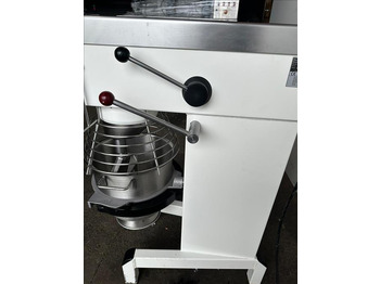 Maquinaria de alimentación Bear AR30 Planetary mixer: foto 2