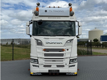 Cabeza tractora Scania R580 V8 NGS 3.15WB, RETARDER, VOLLUCHT, LEER, LED, KING OF THE ROAD.: foto 3 Cabeza tractora Scania R580 V8 NGS 3.15WB, RETARDER, VOLLUCHT, LEER, LED, KING OF THE ROAD.: foto 3