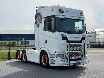 Cabeza tractora SCANIA S 580