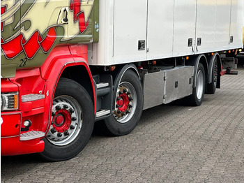 Camión caja cerrada Scania R580 V8 8x2*6 Ekeri Full Side Opening / Retarder / 605 Tkm / Full Air: foto 3 Camión caja cerrada Scania R580 V8 8x2*6 Ekeri Full Side Opening / Retarder / 605 Tkm / Full Air: foto 3