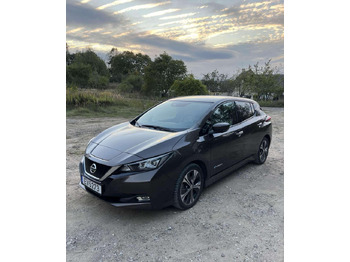 Hatchback NISSAN