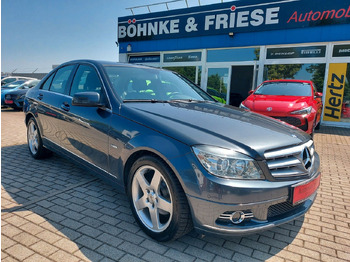 Sedan MERCEDES-BENZ