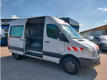 Furgoneta de pasajeros MERCEDES-BENZ Sprinter 519