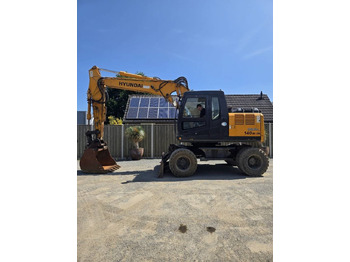 Excavadora de ruedas HYUNDAI