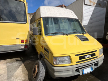 Autobús escolar IVECO Daily