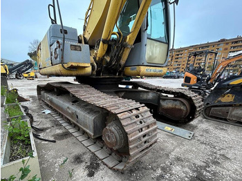 Excavadora NEW HOLLAND E215B
