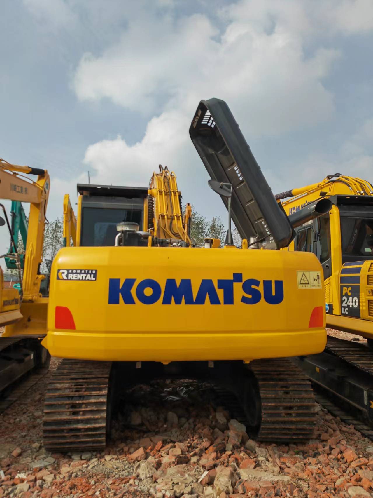 Excavadora de cadenas KOMATSU PC200: foto 5