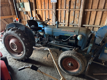 Tractor FORD