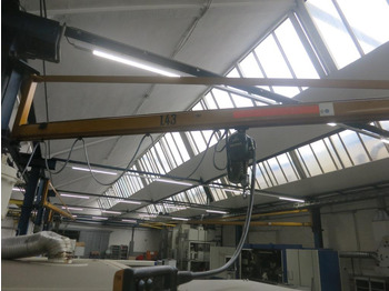 Grúa DEMAG