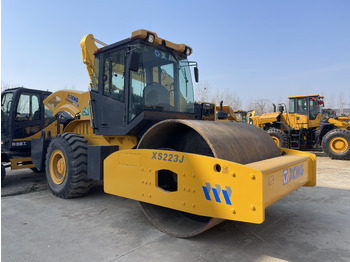 Compactador XCMG XS223J