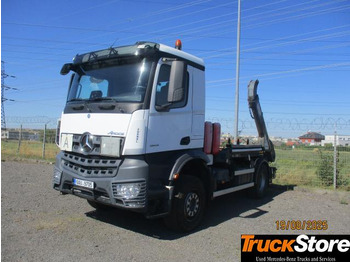 Camión portacontenedor de cadenas MERCEDES-BENZ Arocs 1845