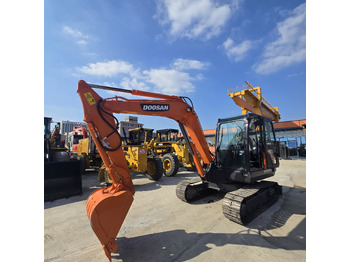 Miniexcavadora DOOSAN DX60