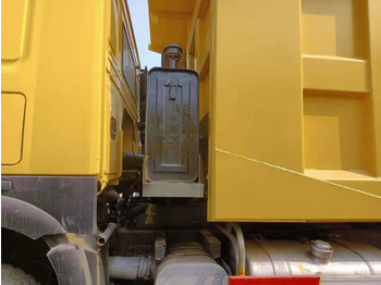 Camión volquete SINOTRUK HOWO